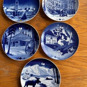 Canadian Decorator Plates